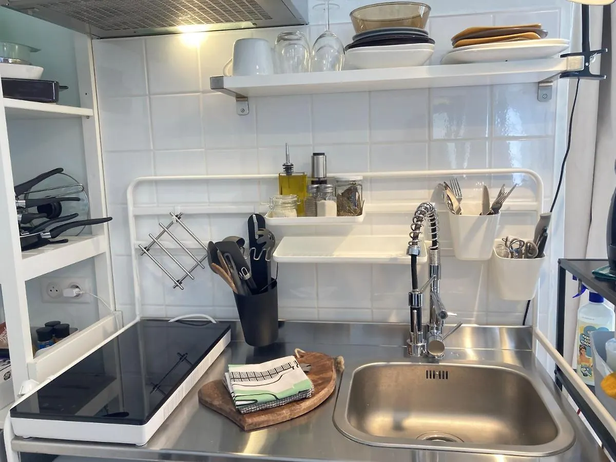 Appart hôtel LE CITY Studio - Aux 4 Logis - Petit déjeuner inclus 1ère nuit Foix France