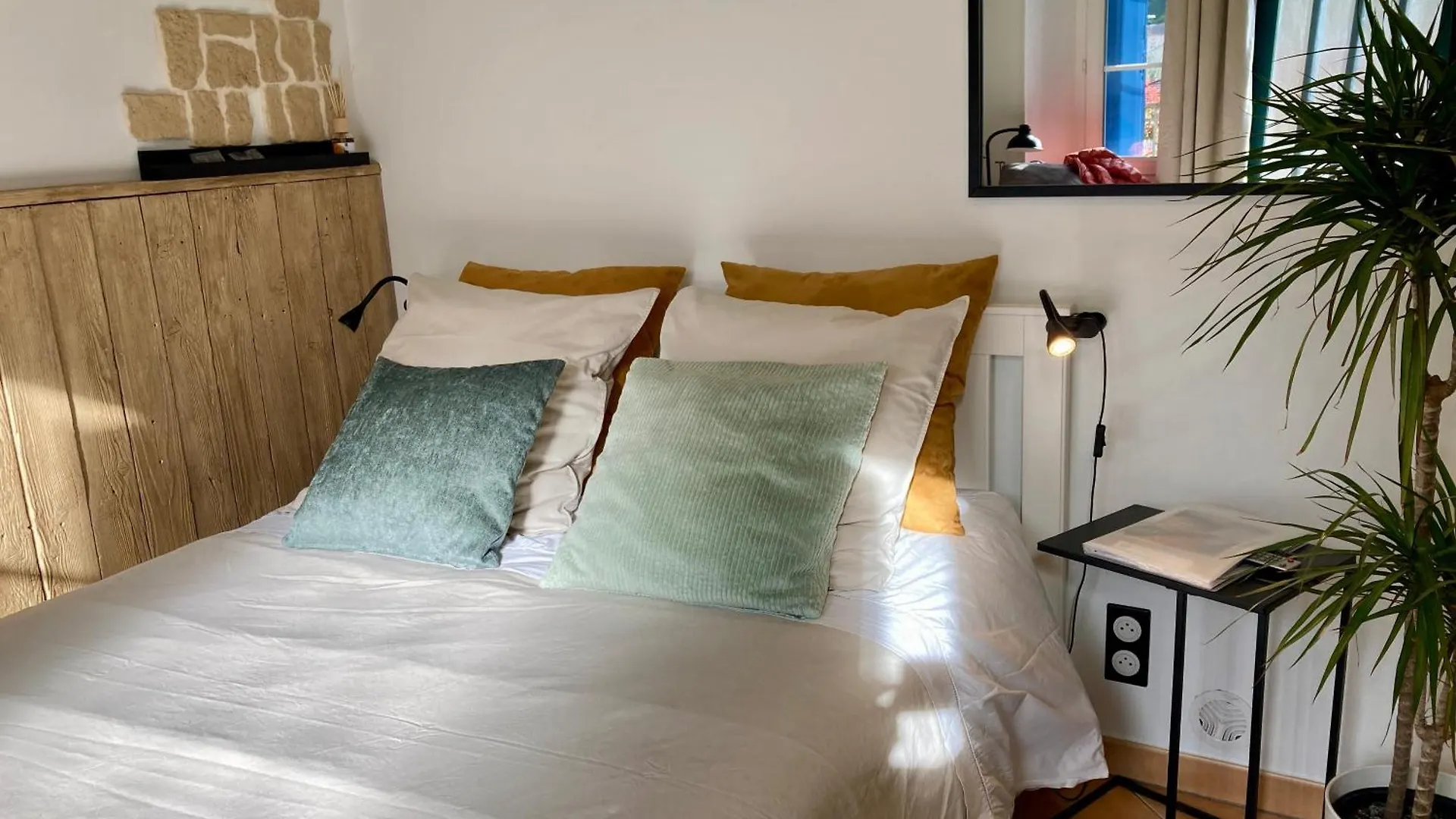 LE CITY Studio - Aux 4 Logis - Petit déjeuner inclus 1ère nuit Foix France