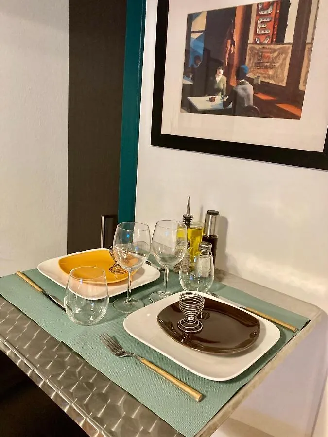 Aux 4 Logis Appart-Hotel - Studio Le City - Petit Dejeuner Inclus 1Ere Nuit Foix