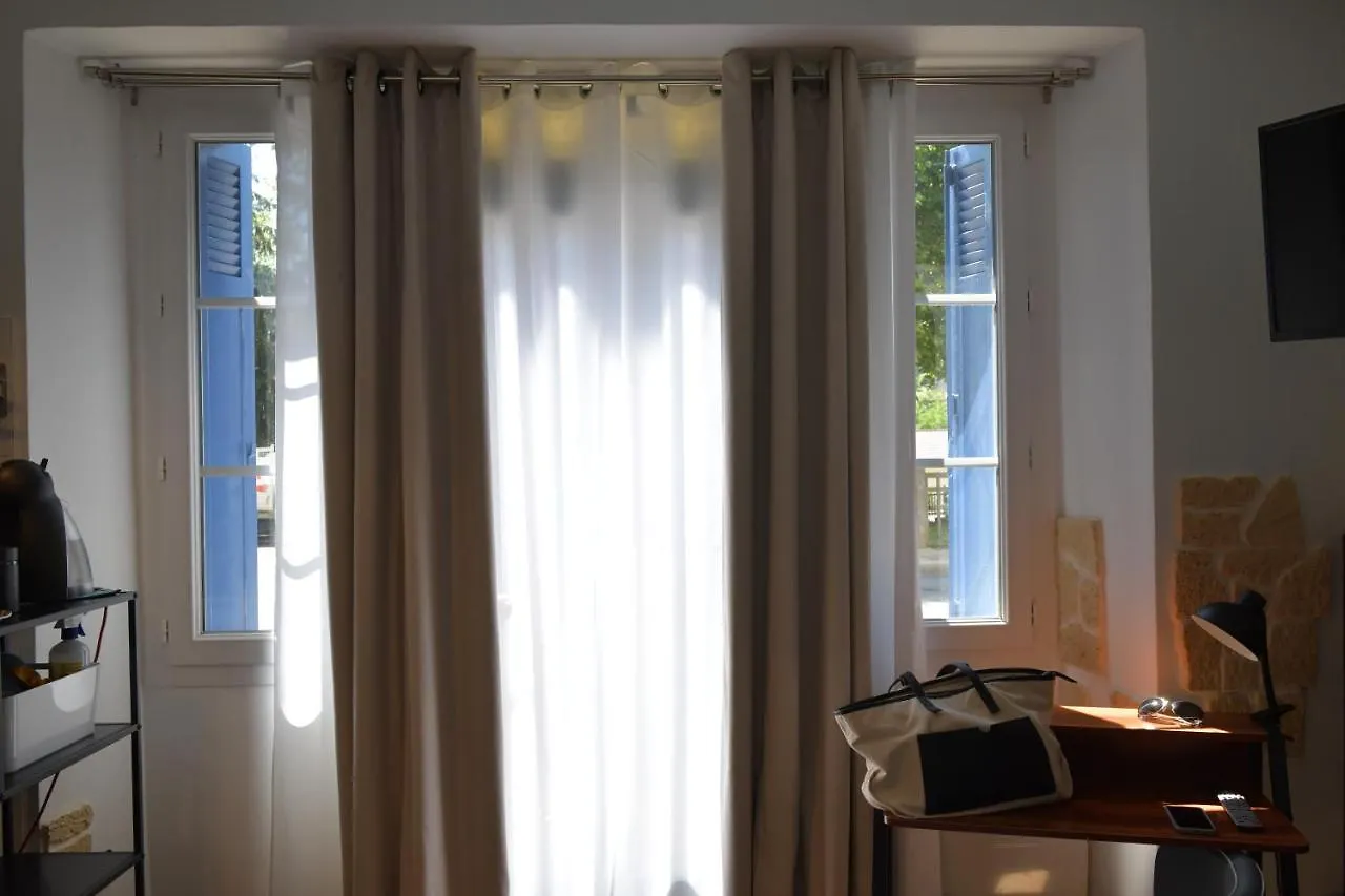 Aux 4 Logis Appart-Hotel - Studio Le City - Petit Dejeuner Inclus 1Ere Nuit Foix